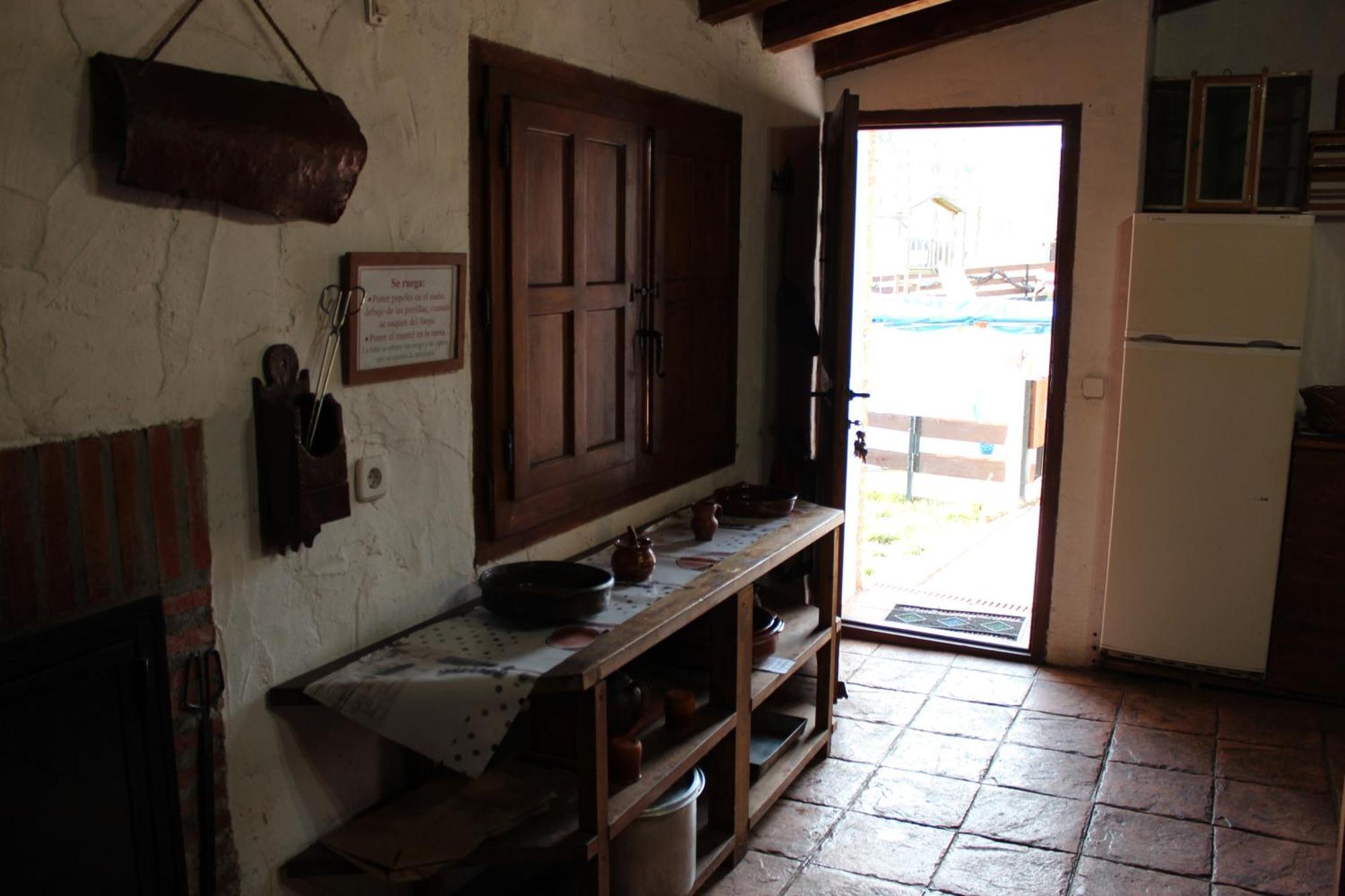 Hostal La Chimenea De Soria I Y I I Espeja de San Marcelino Exterior foto