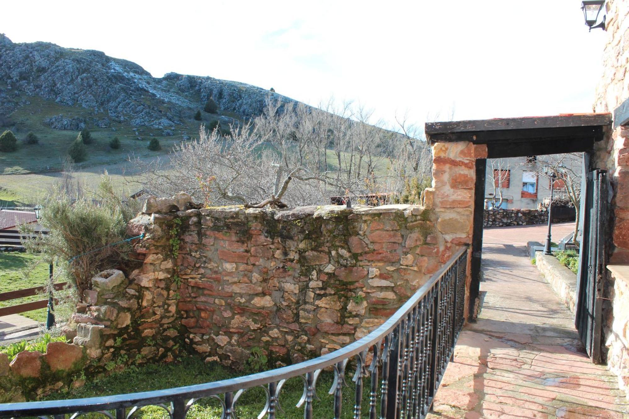 Hostal La Chimenea De Soria I Y I I Espeja de San Marcelino Exterior foto