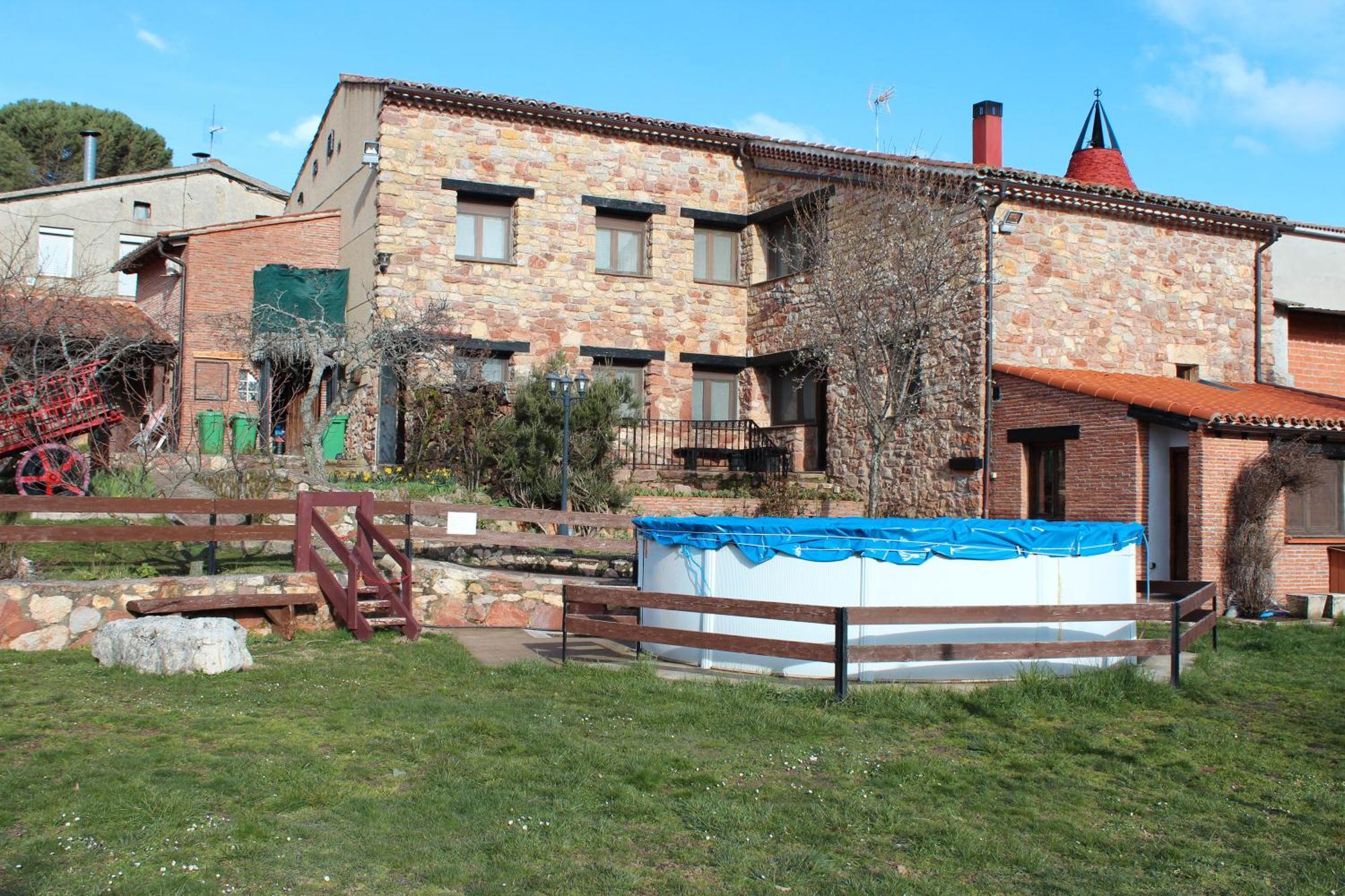 Hostal La Chimenea De Soria I Y I I Espeja de San Marcelino Exterior foto
