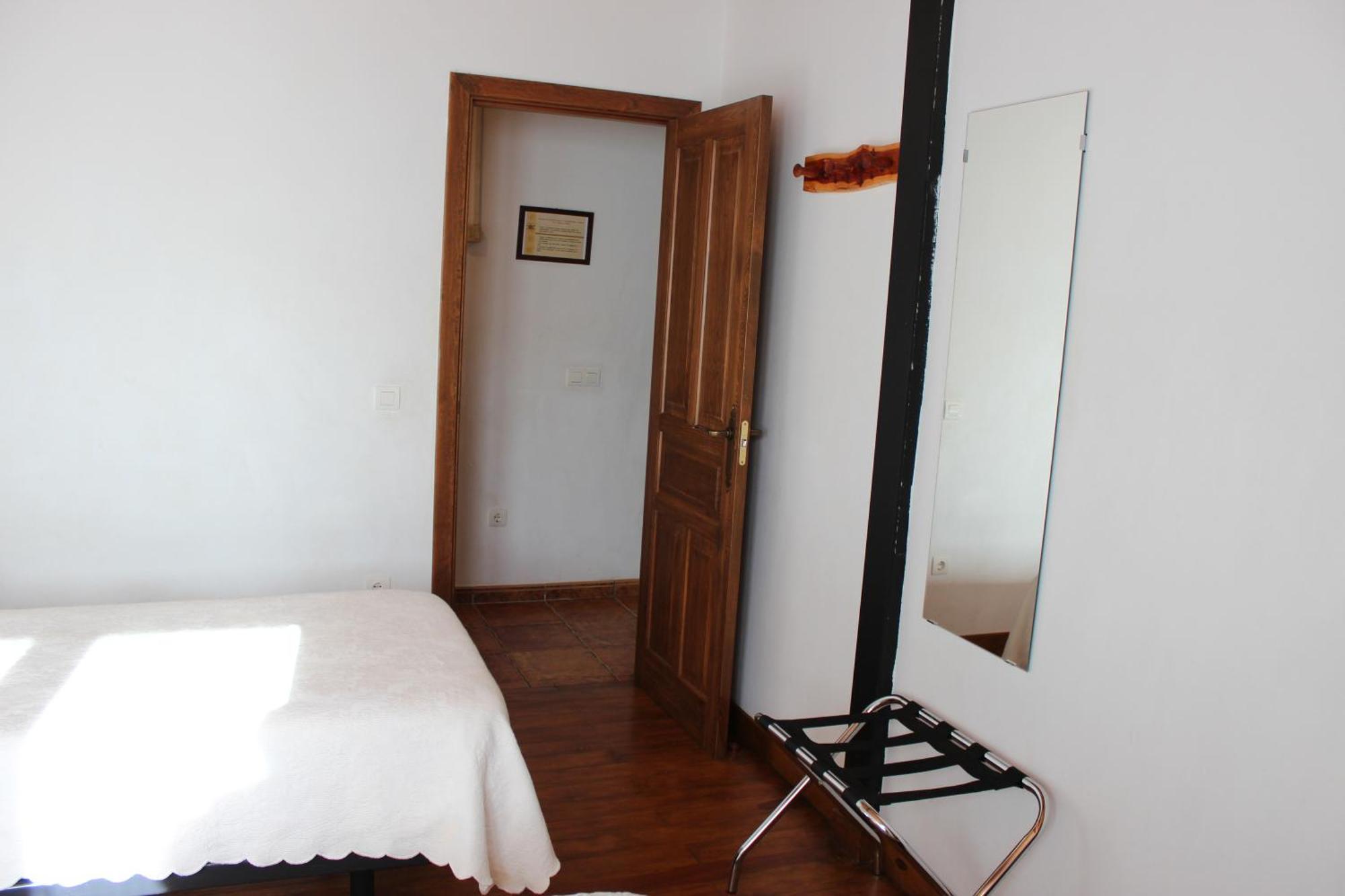 Hostal La Chimenea De Soria I Y I I Espeja de San Marcelino Exterior foto