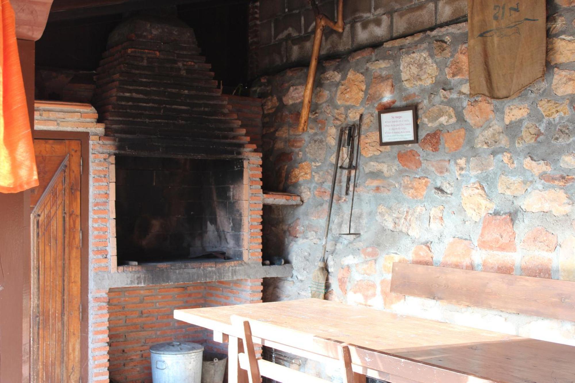 Hostal La Chimenea De Soria I Y I I Espeja de San Marcelino Exterior foto