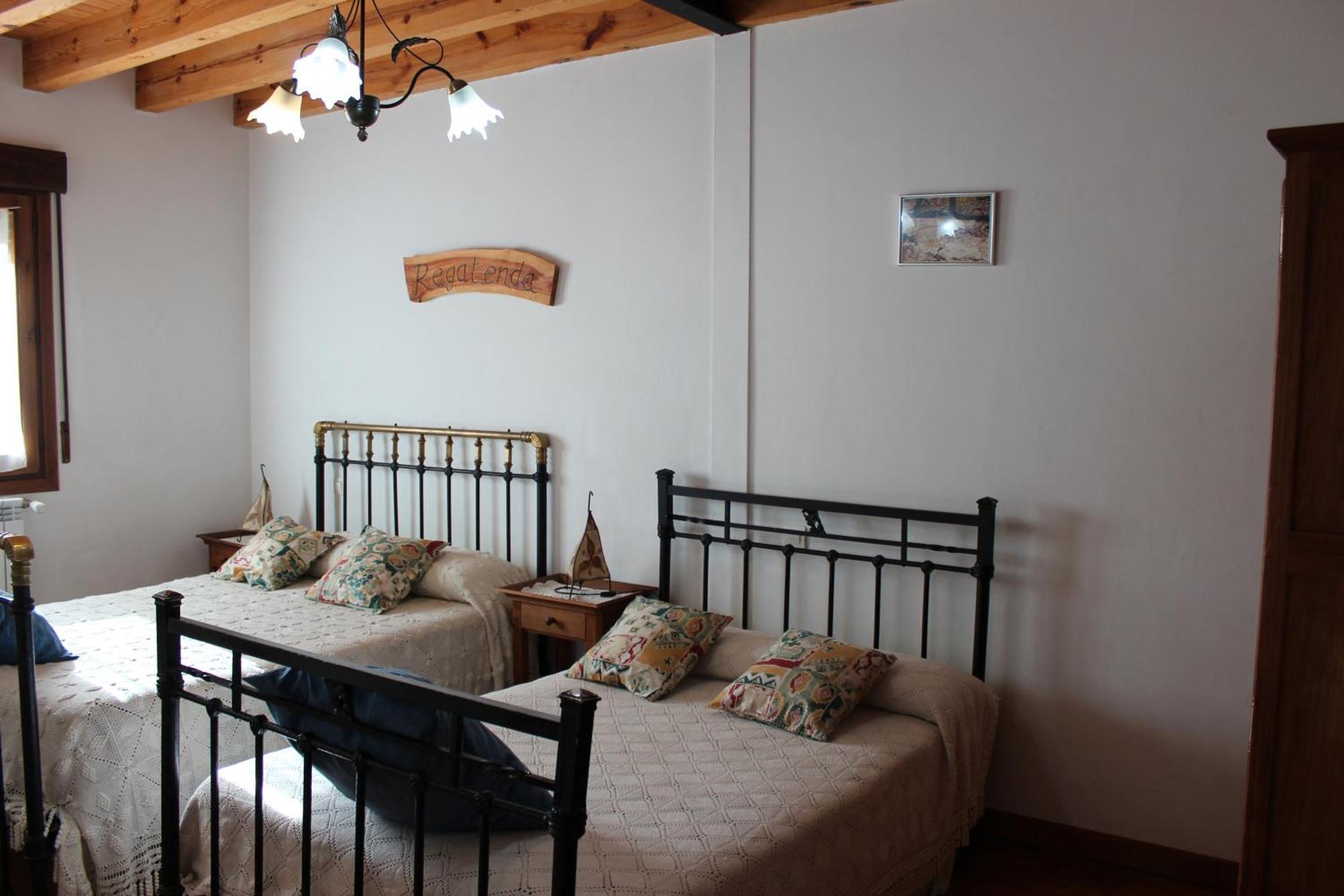 Hostal La Chimenea De Soria I Y I I Espeja de San Marcelino Exterior foto