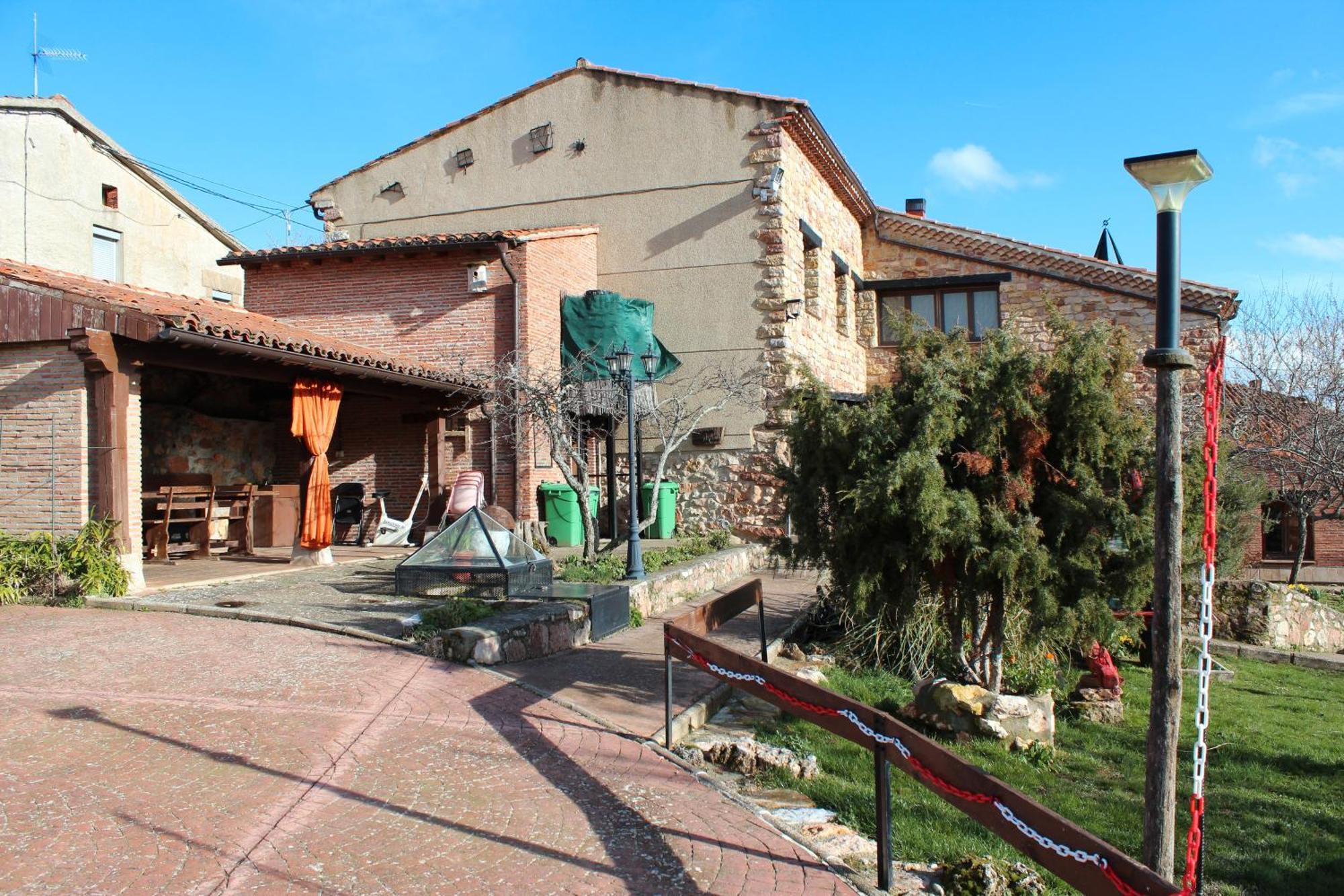 Hostal La Chimenea De Soria I Y I I Espeja de San Marcelino Exterior foto